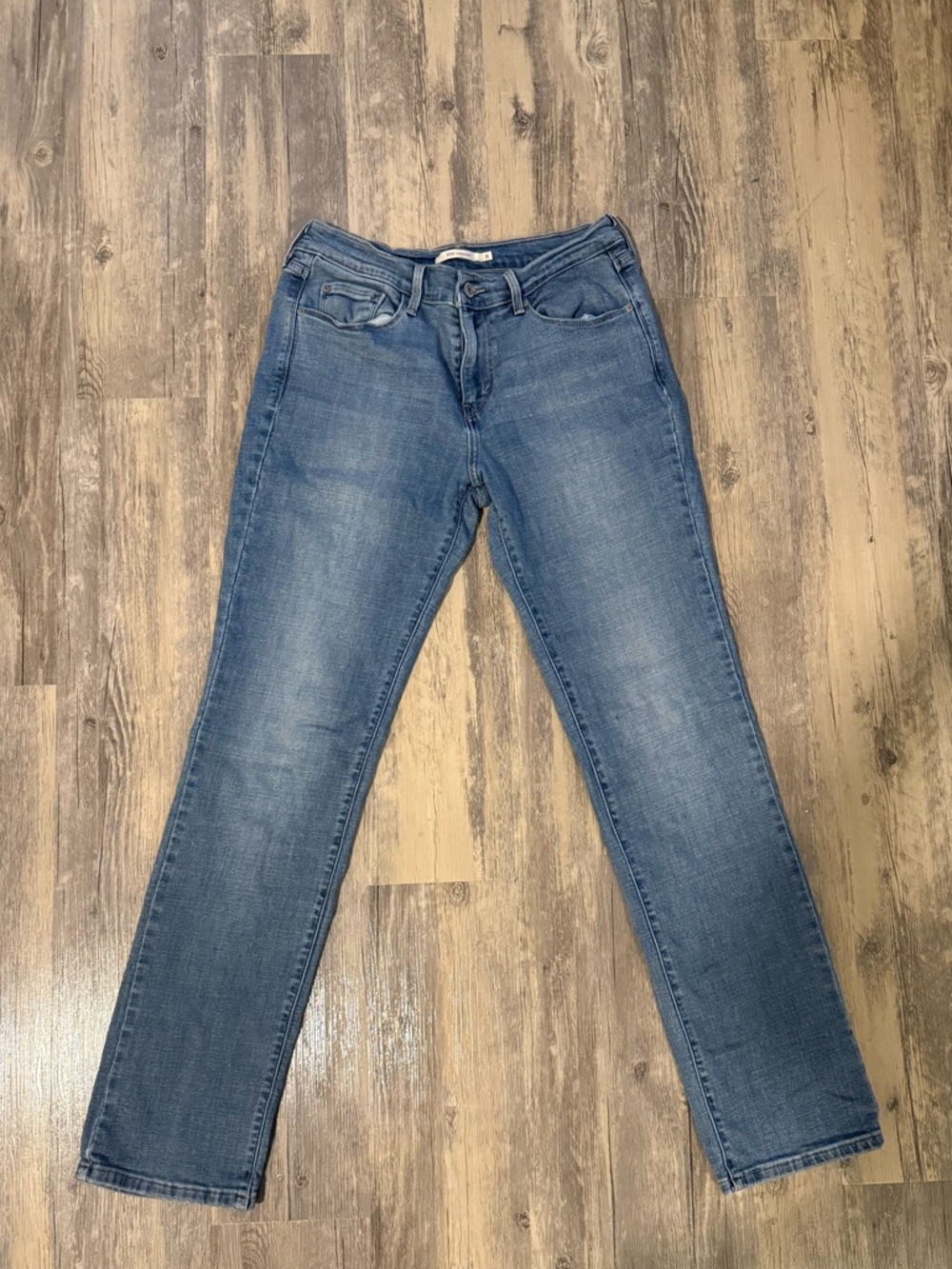 Levi's Women's Straight Leg Mid Blue Jeans